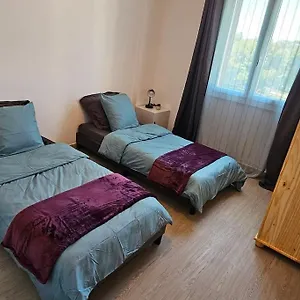 Appartement Trois Pieces Au Coeur D'antibes ! Proche Plage Et Parking A Disposition, Antibes